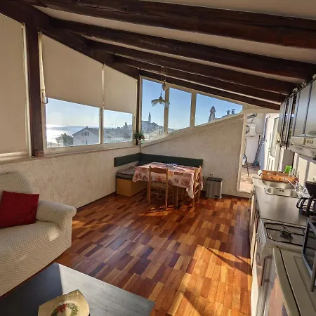 Apartment A Window On