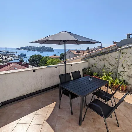 A Window On 아파트 *