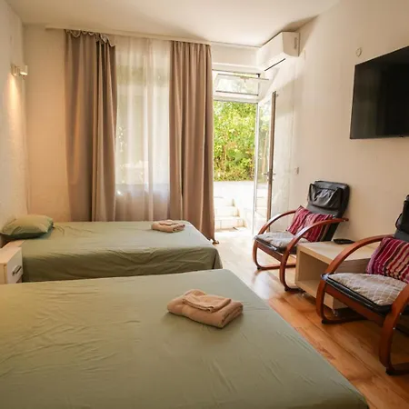 아파트 A Window On