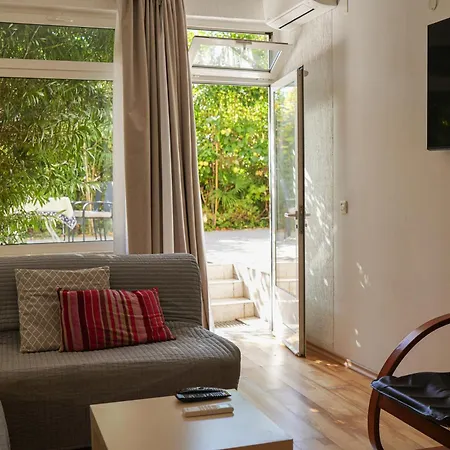 A Window On アパート ロヴィニ